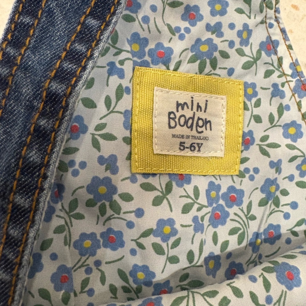 Mini Boden Little Girls’ Denim Overalls. Like new! Size 5-6Y. - Picture 4 of 4